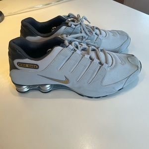 Men’s Nike Shox Light gray Size 11
